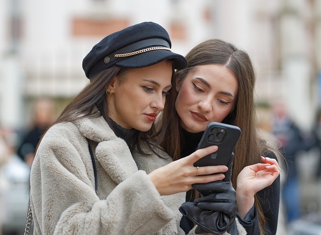 editorial team reviewing sources and drafting a digital trend explainer for Canada